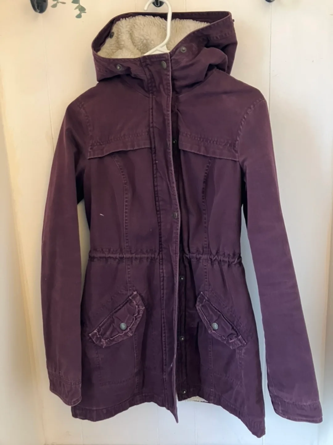 Hollister Woman’s Sherpa Winter Jacket - Size S image indicator(2)