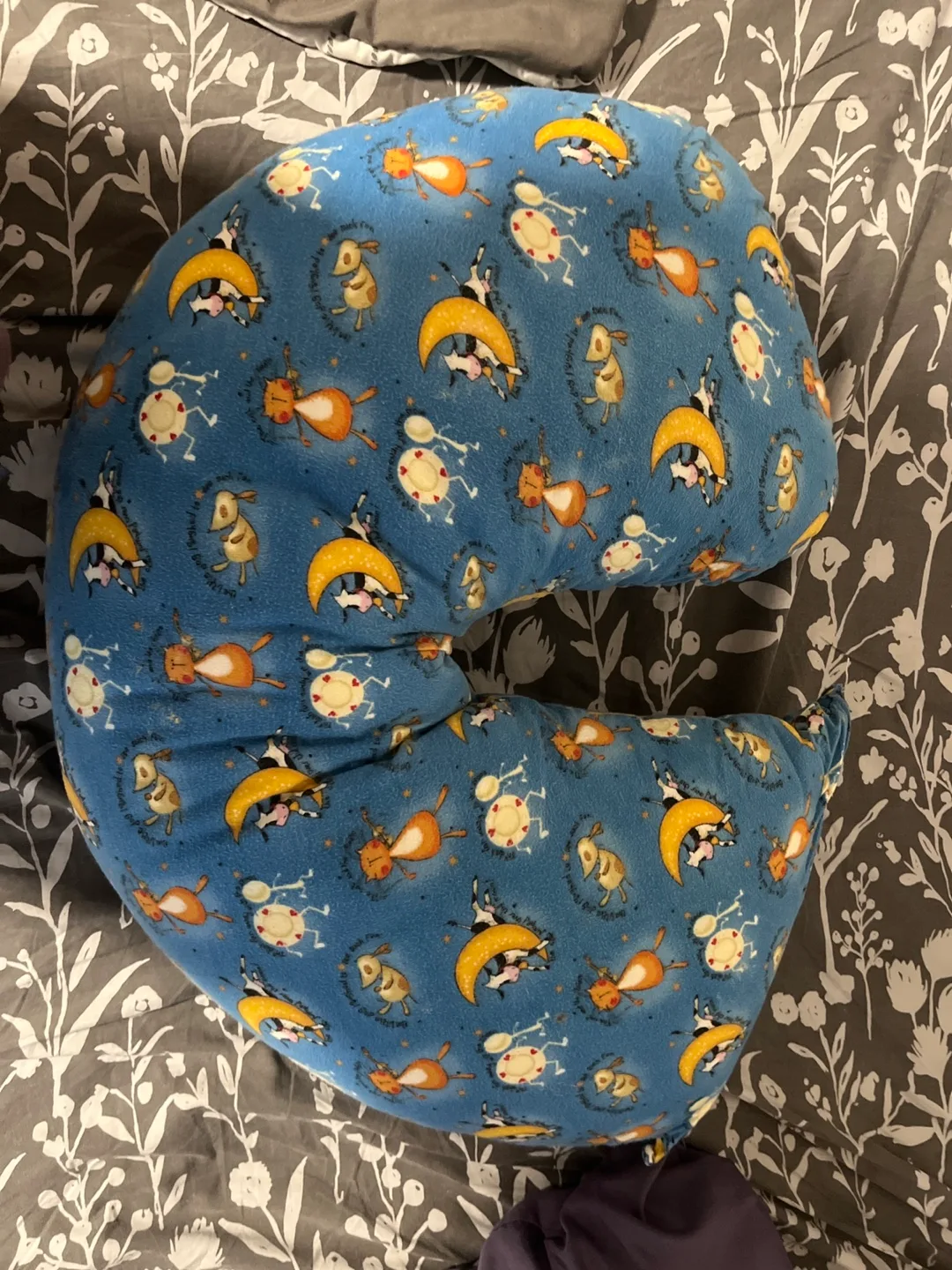 Nursing pillow thumbnail
