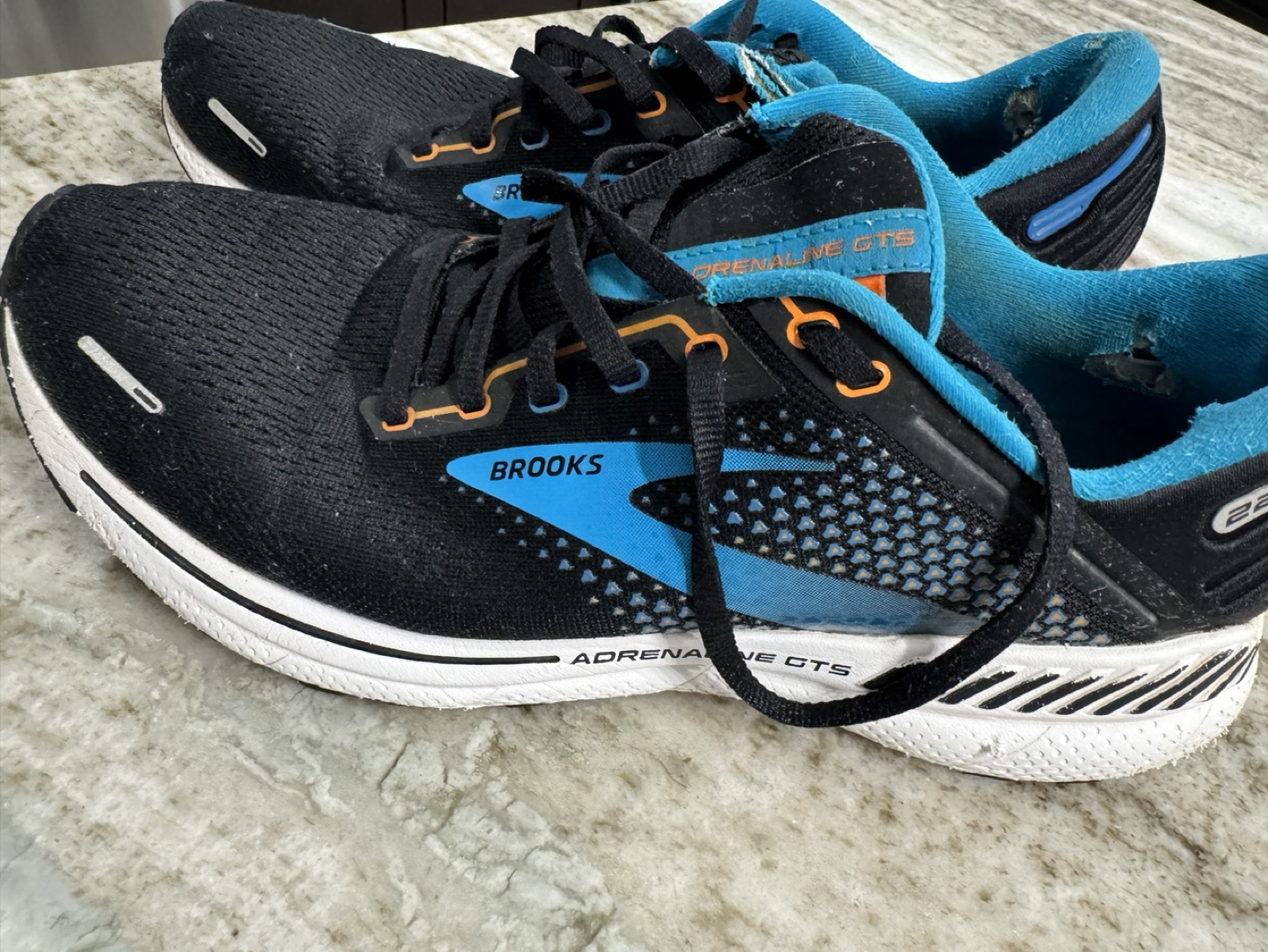 Brooks Adrenaline GTS 22 Running Shoes - photo 4