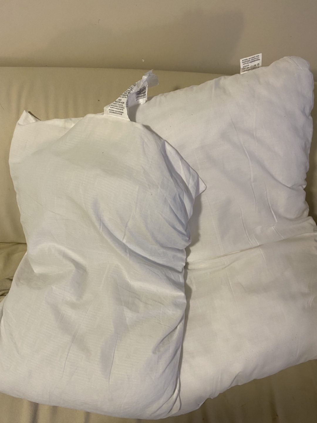 2 White Pillows
