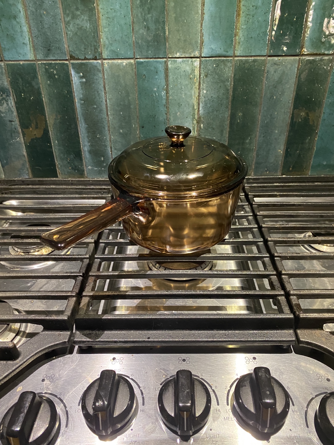 Vintage Corning Vision Pots with Lids (and a bonus lid) - photo 3