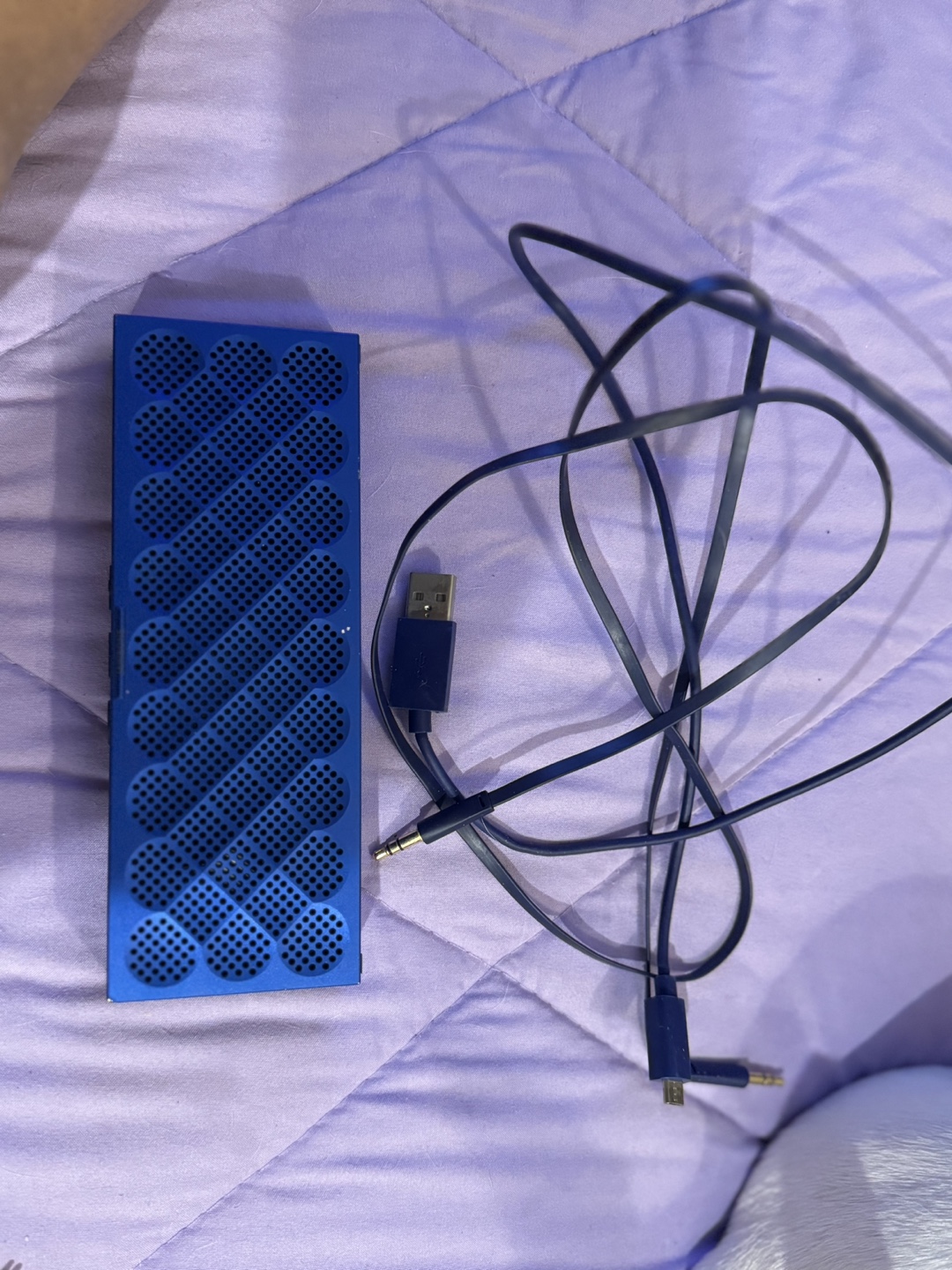 Tumi Travel Kit & Bluetooth Speaker Bundle - photo 3