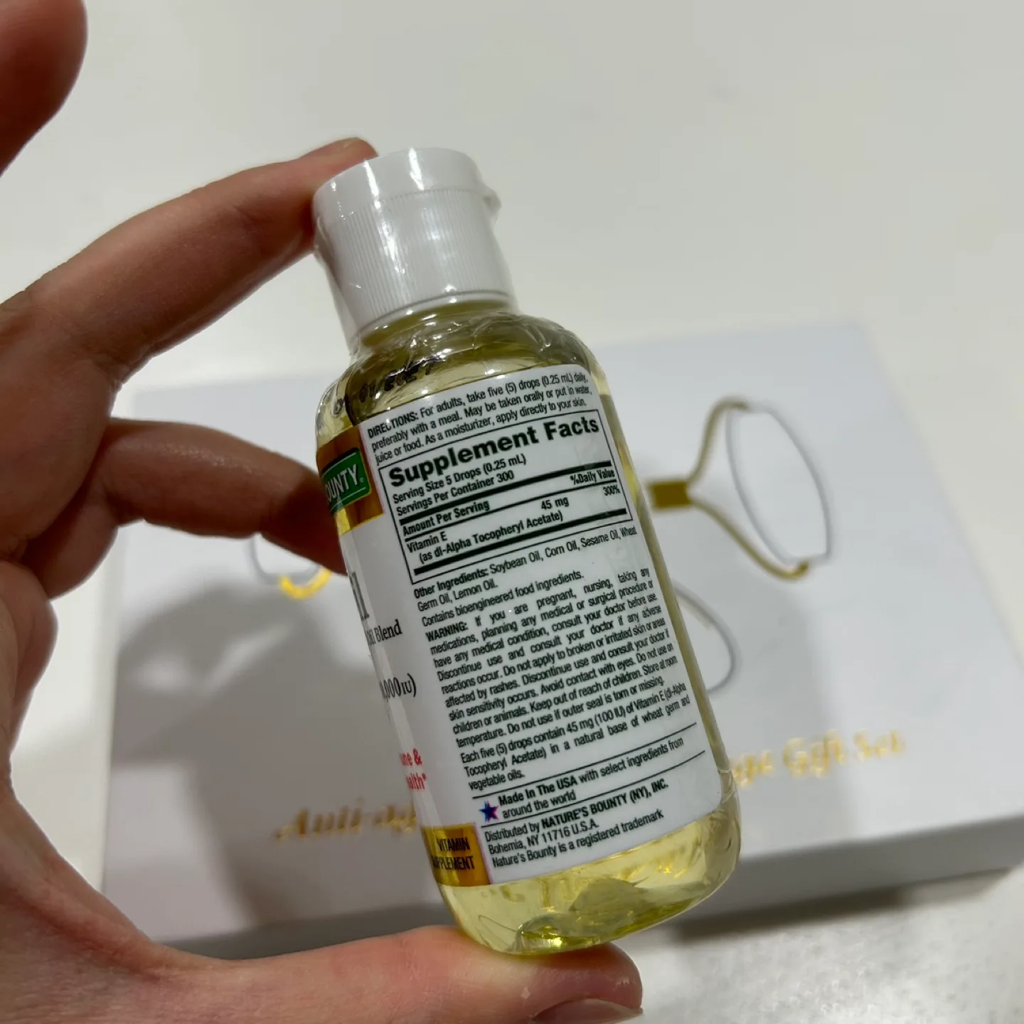 Facial Roller, Gua Sha & E-Oil Bundle image indicator(4)