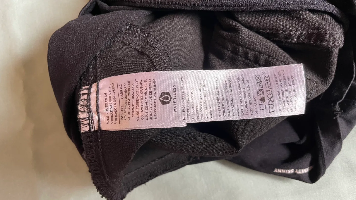 Levi's Maternity Skinny Jeans image indicator(6)