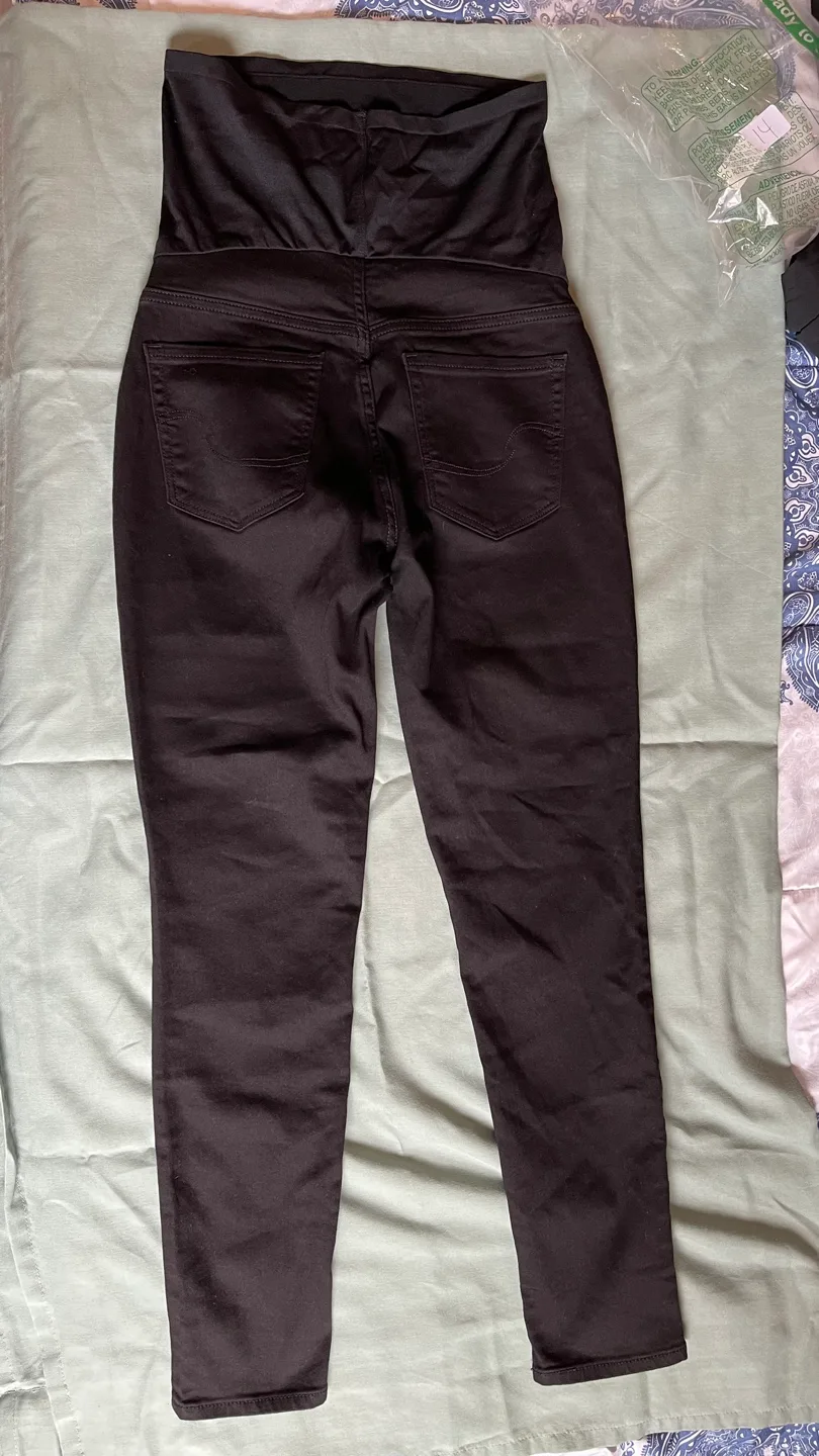 Levi's Maternity Skinny Jeans image indicator(3)