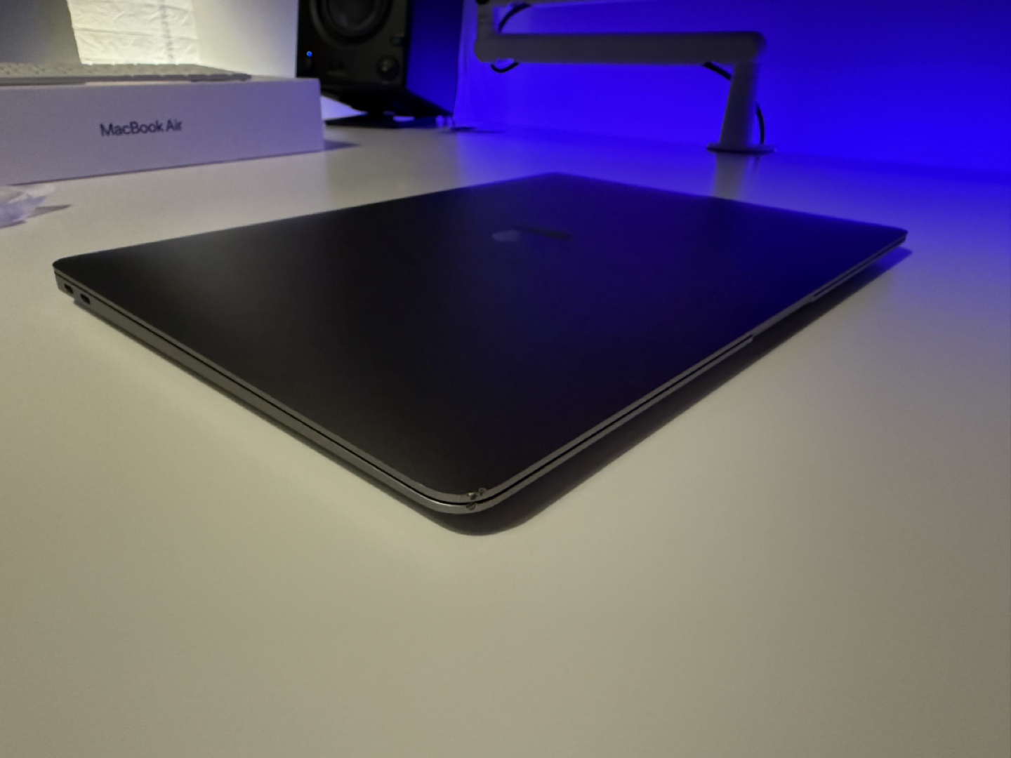 MacBook Air 13" (M1, 256GB, 8GB RAM) + Keyboard - photo 3