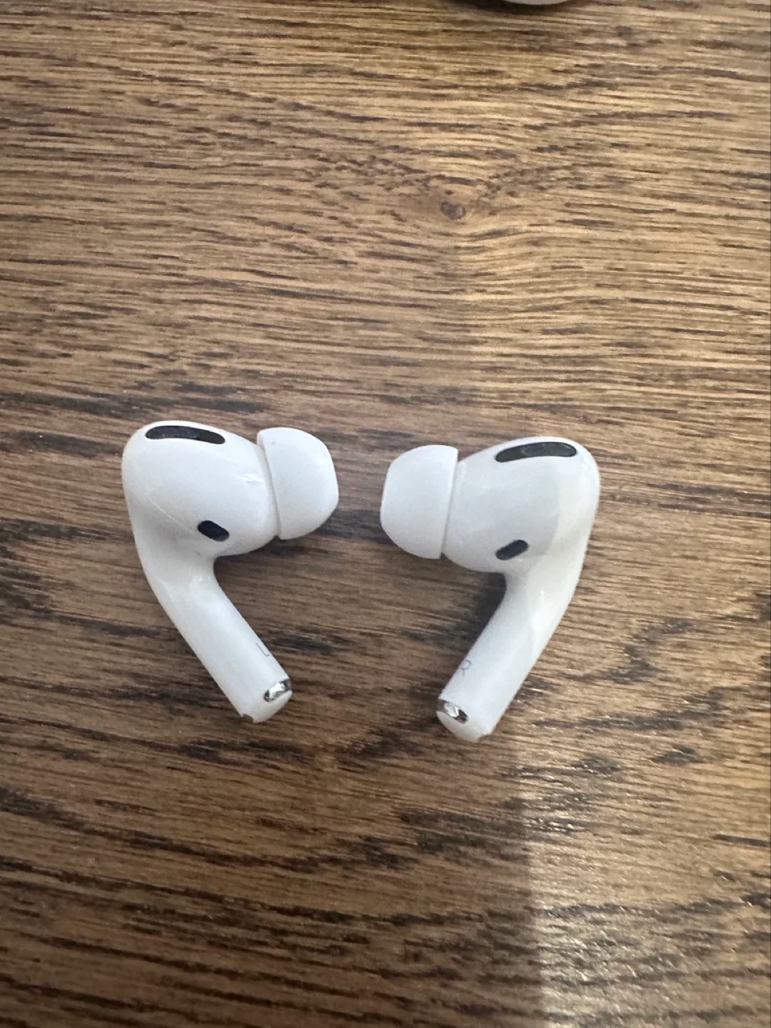 Apple AirPods Pro image indicator(4)
