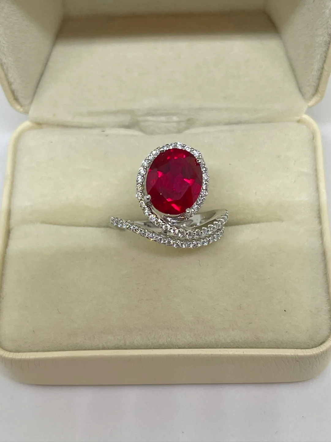Red gemstone Ring Size 6.5 thumbnail