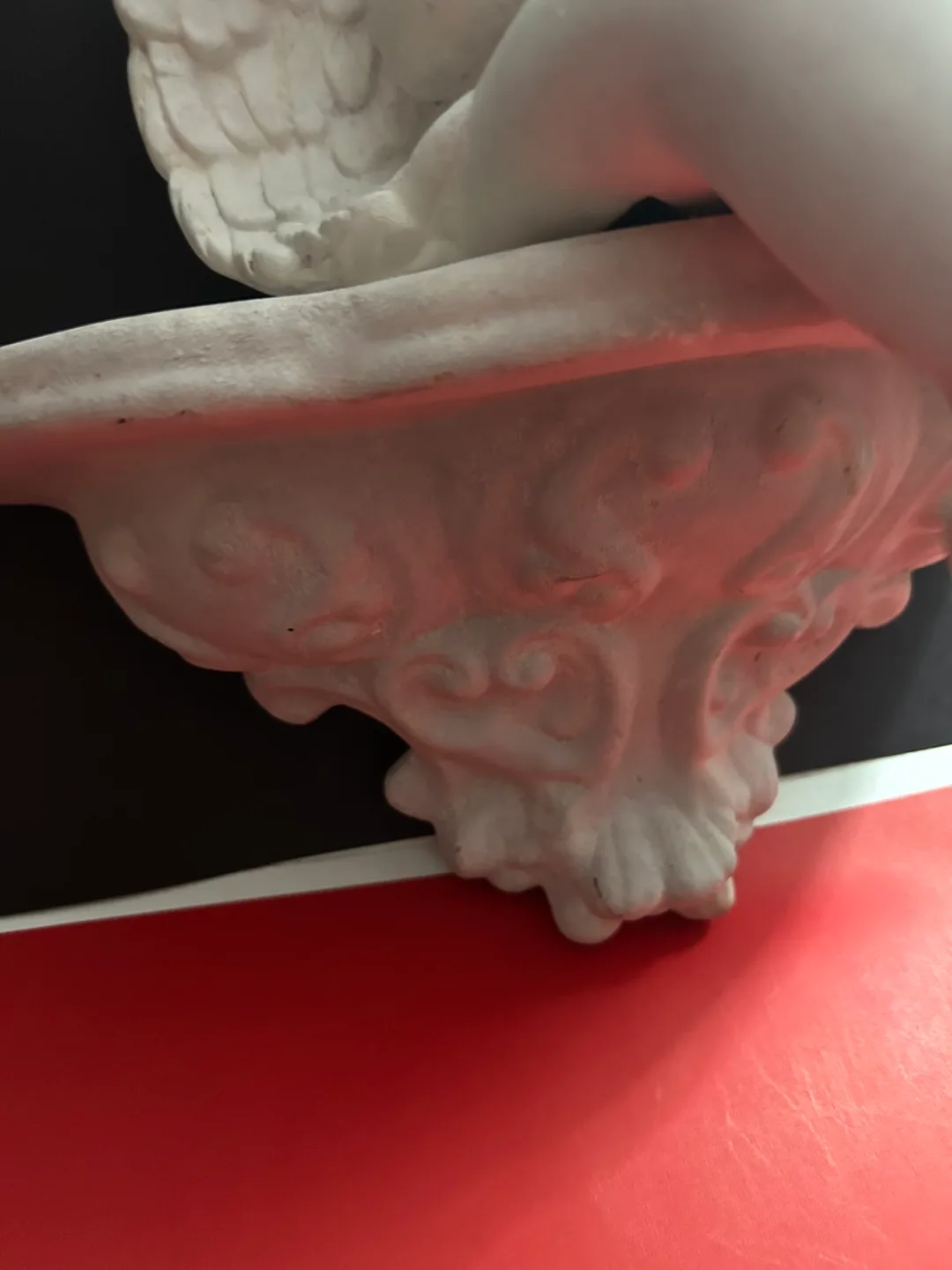 White Angel Shelf image indicator(2)