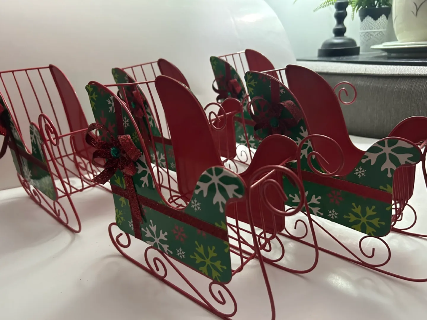 Set of 4 Vintage Christmas Sleighs image indicator(3)