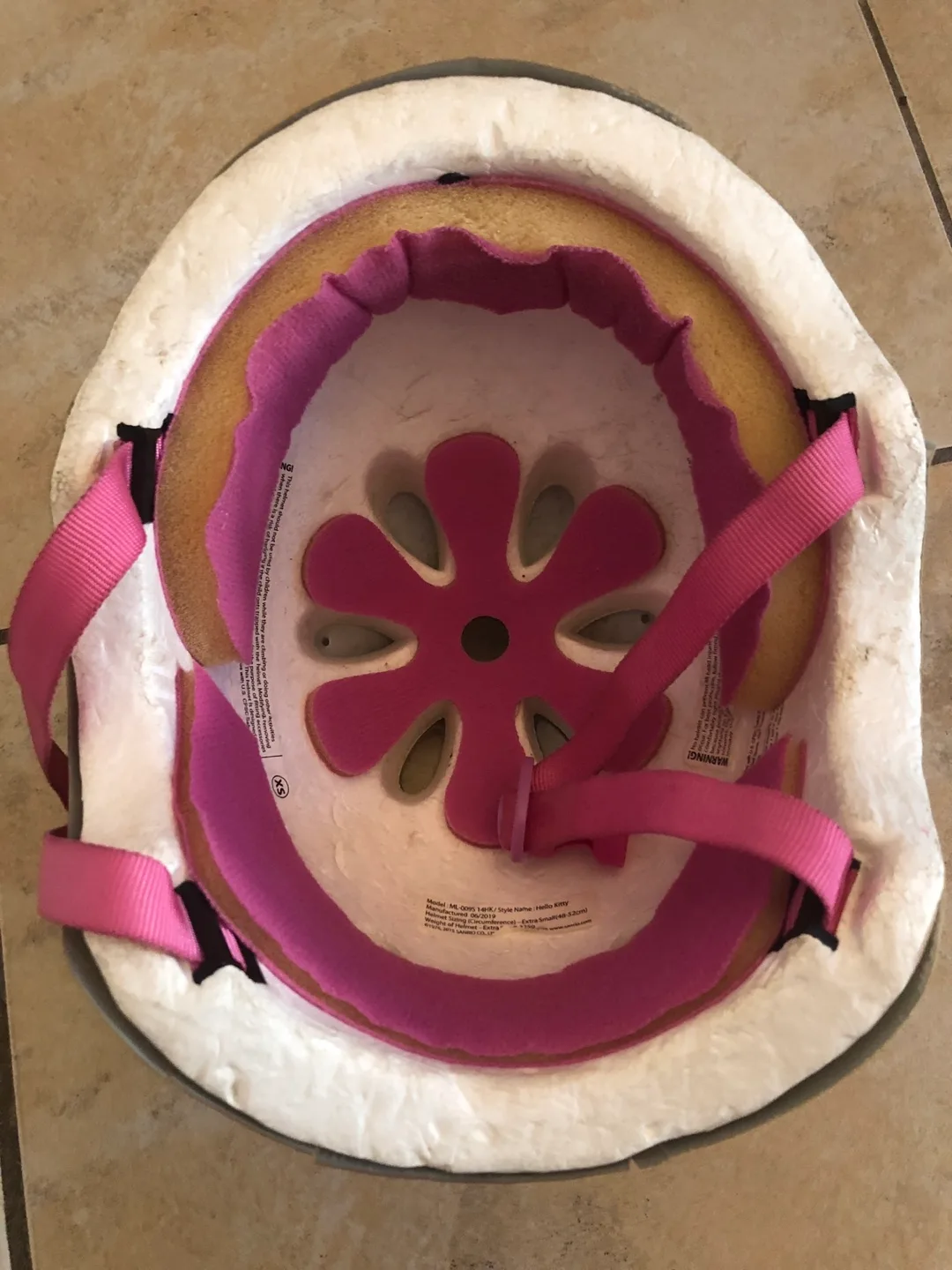 Hello Kitty Kids Bike Helmet image indicator(3)