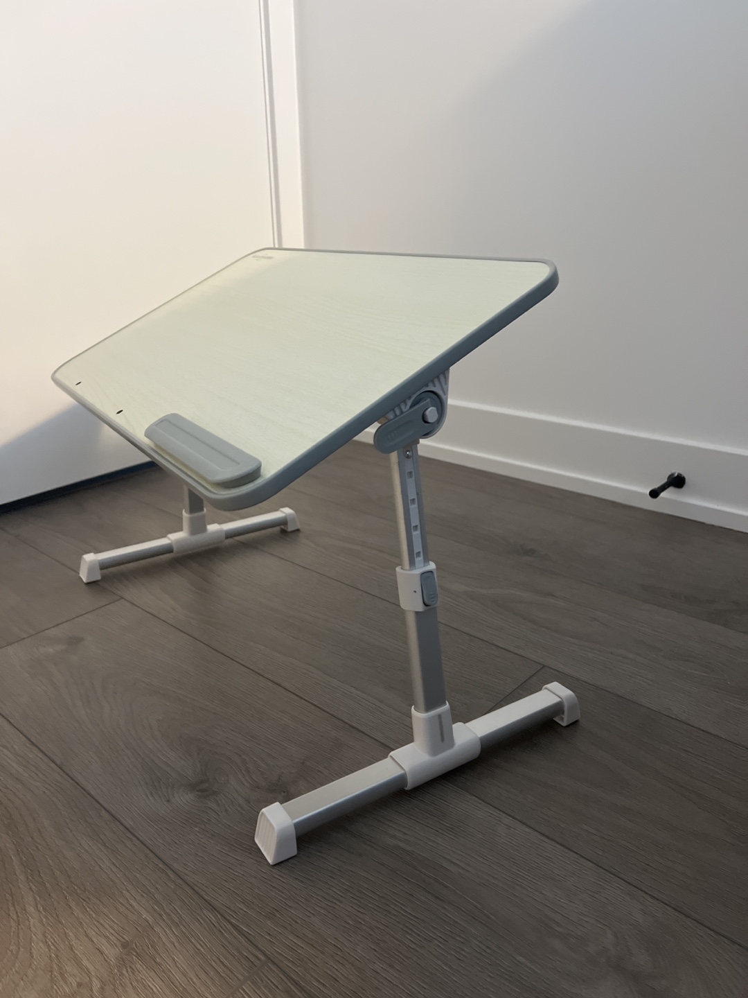 Adjustable Laptop Table for bed - photo 4