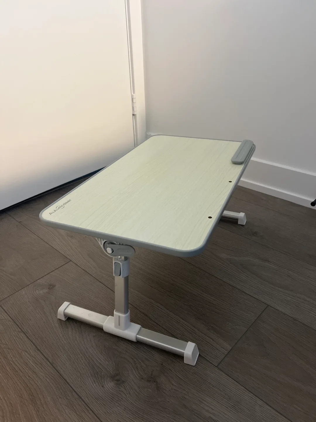 Adjustable Laptop Table for bed thumbnail