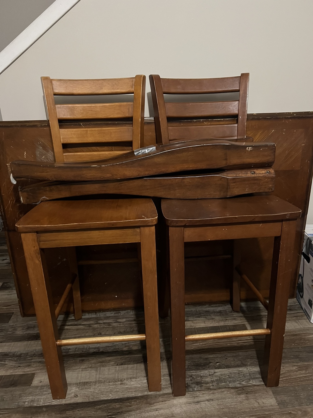Set of 2 Kitchen Counter Stools and Table - photo 2