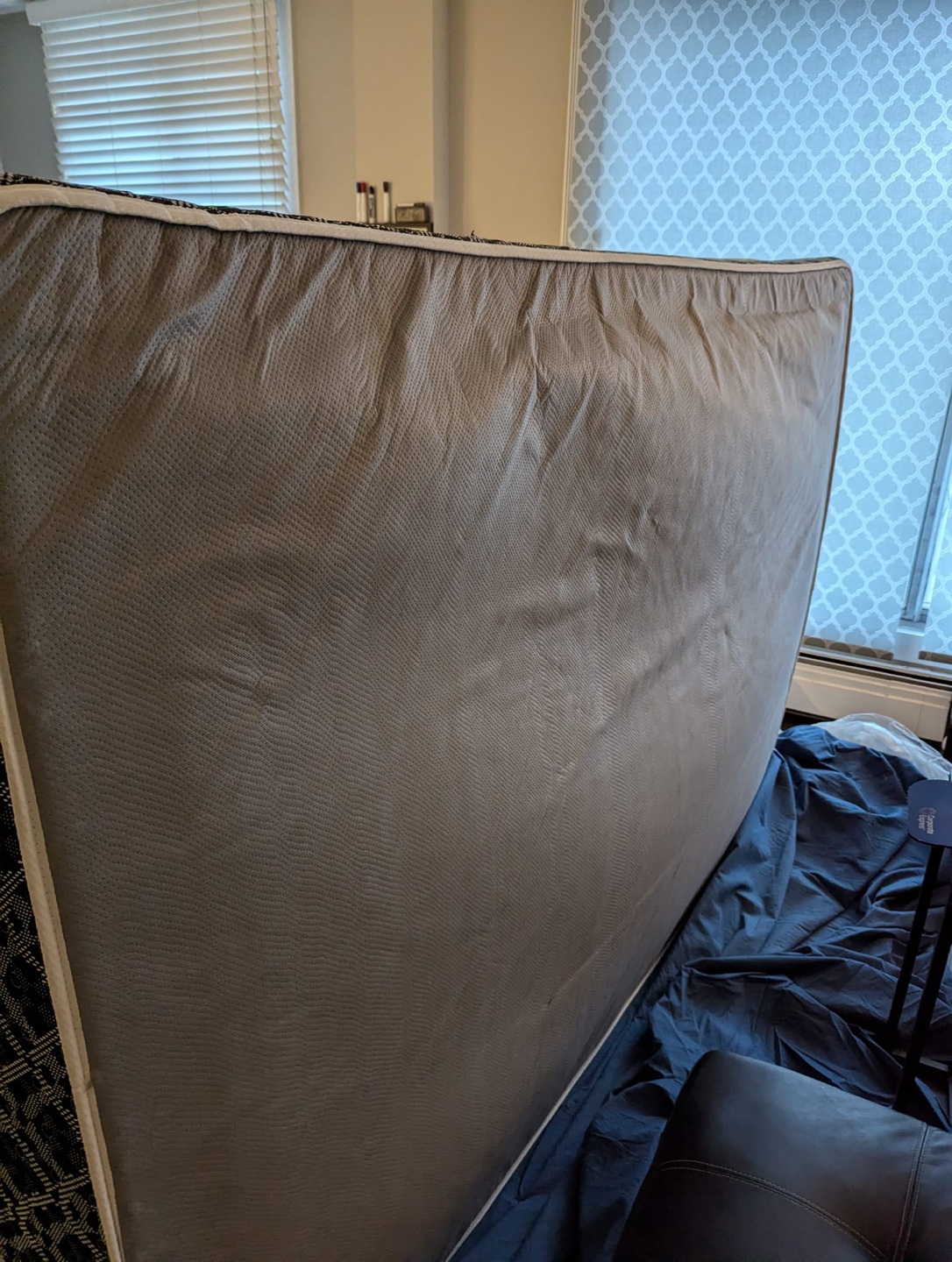 Queen Mattress + Box spring - photo 3
