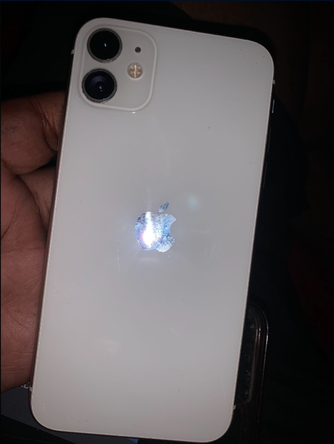 iPhone 11 - photo 2