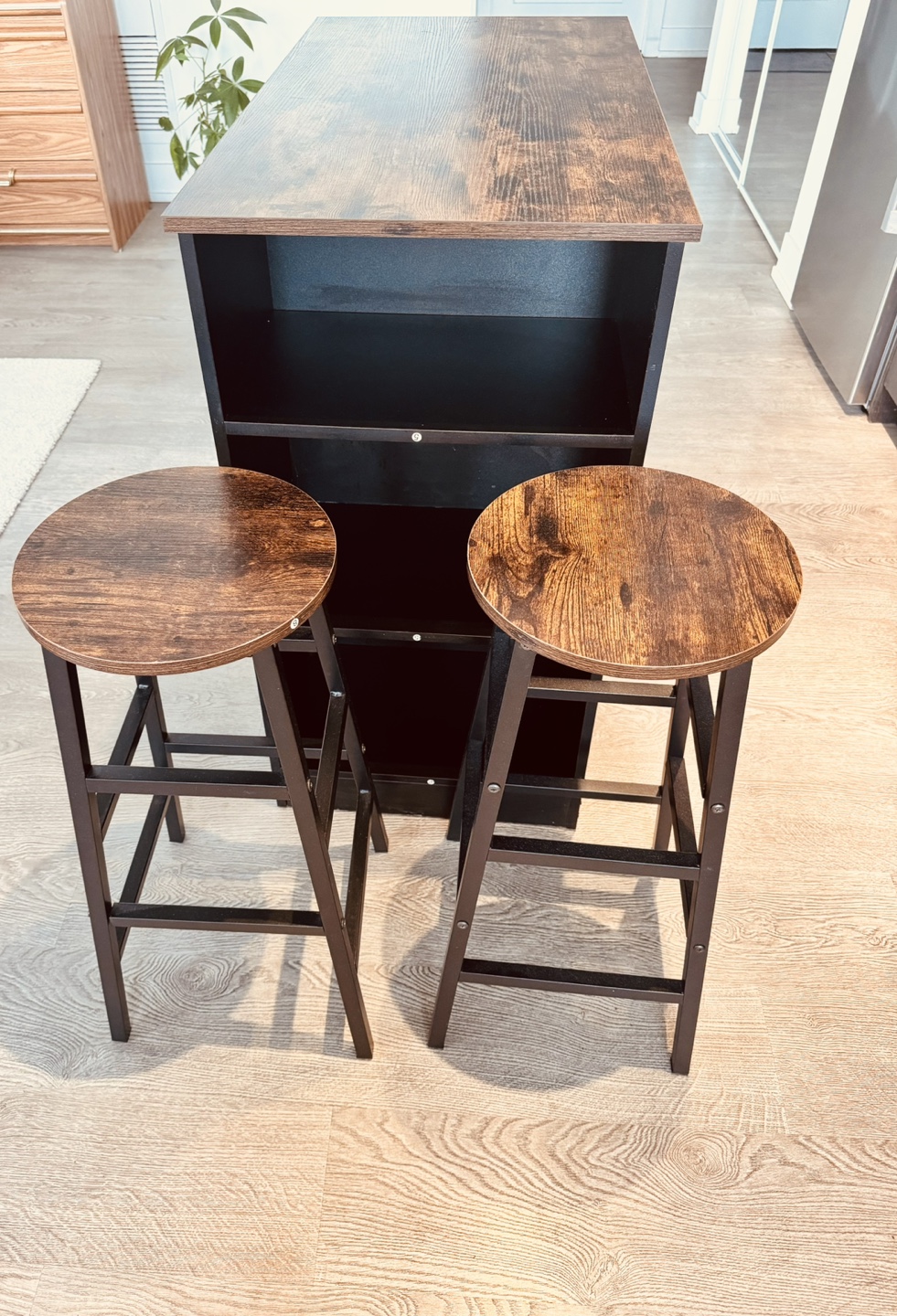 Kitchen Island with 2 Stools - photo 3