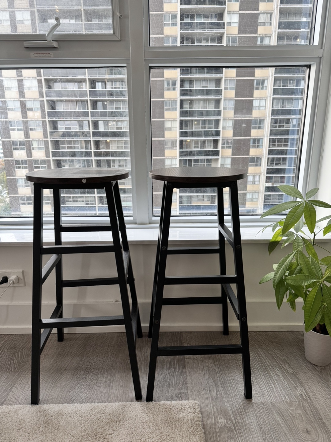 Kitchen Island with 2 Stools - photo 4