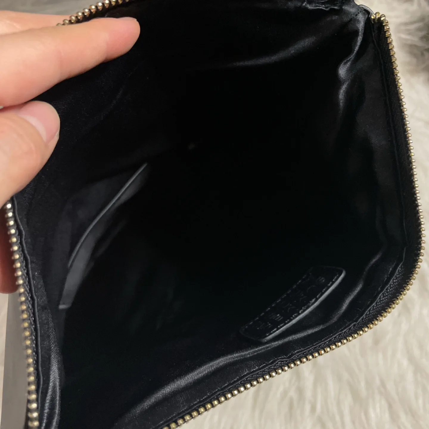 Black Clutch image indicator(4)