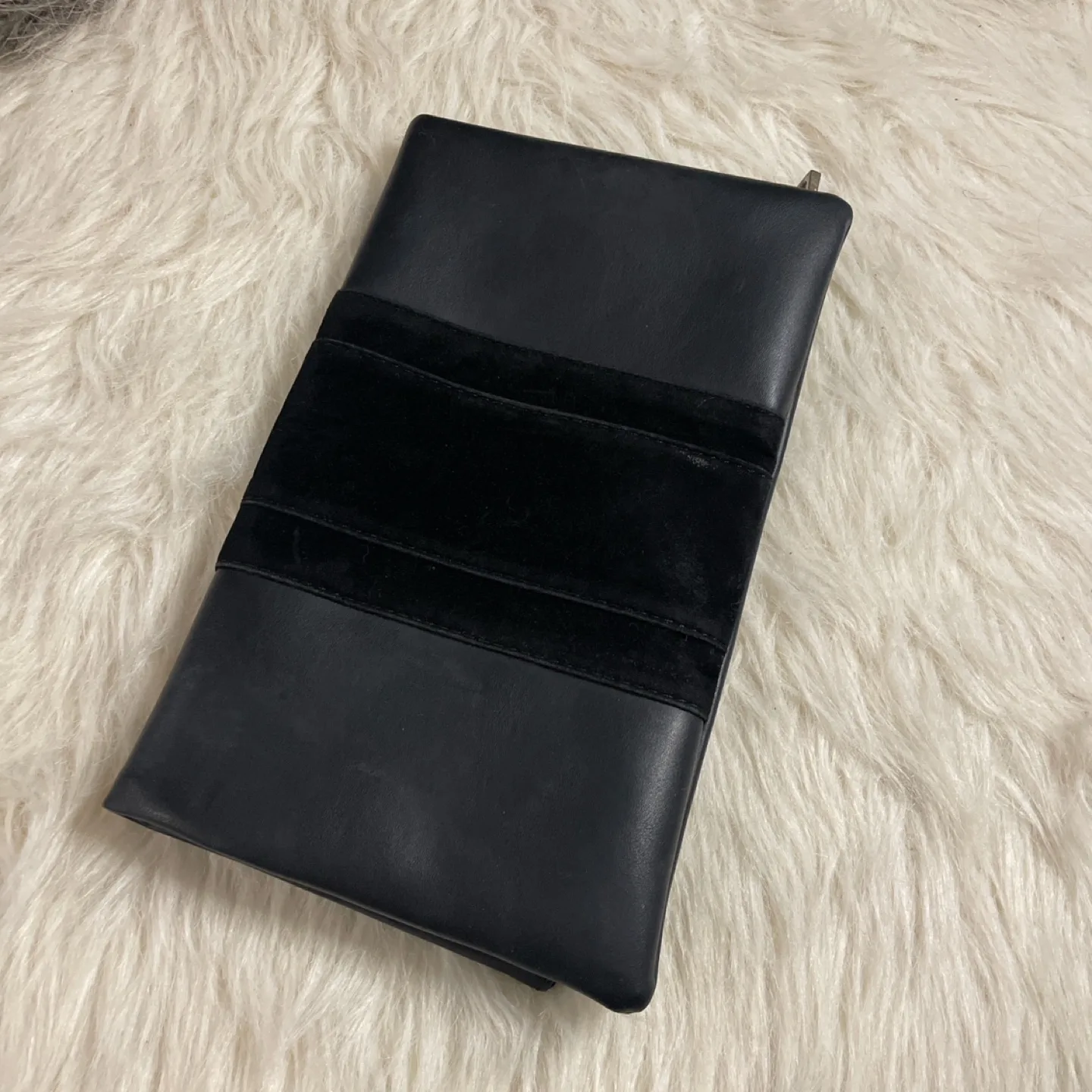 Black Clutch image indicator(2)