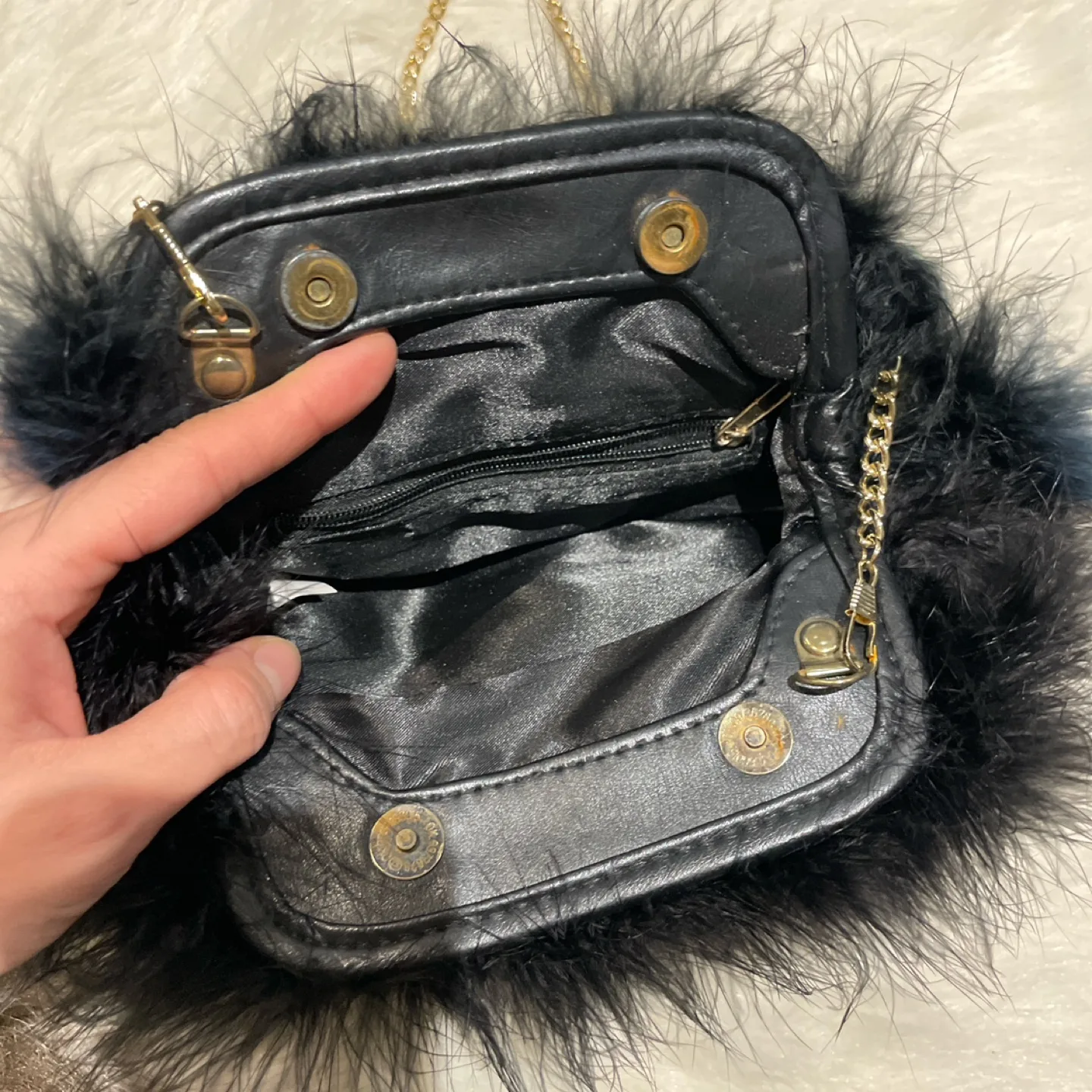 Black Feather Clutch Bag image indicator(2)