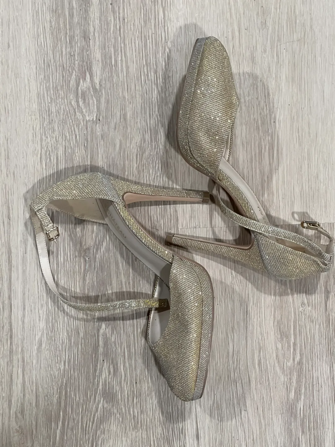 Gold Glitter Heels image indicator(2)