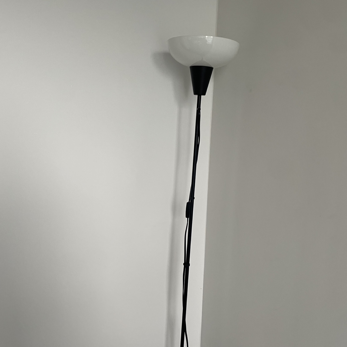 ✨MOVE OUT SALE(~11/30)✨ Black Floor Lamp - photo 2