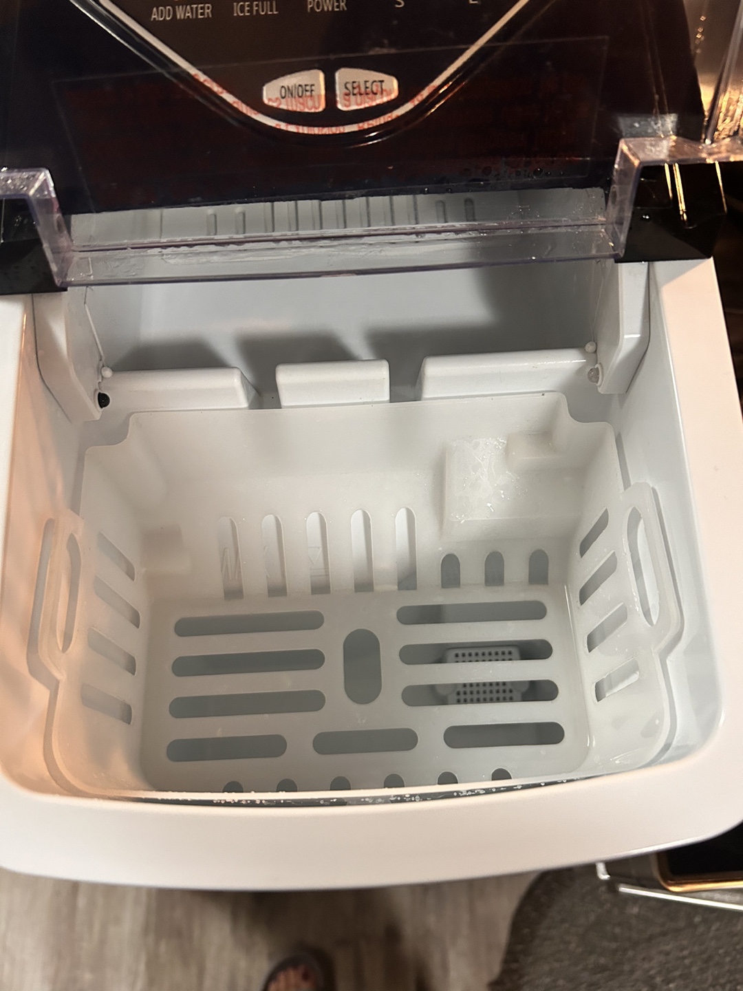 Frigidaire Countertop Ice Maker - photo 4