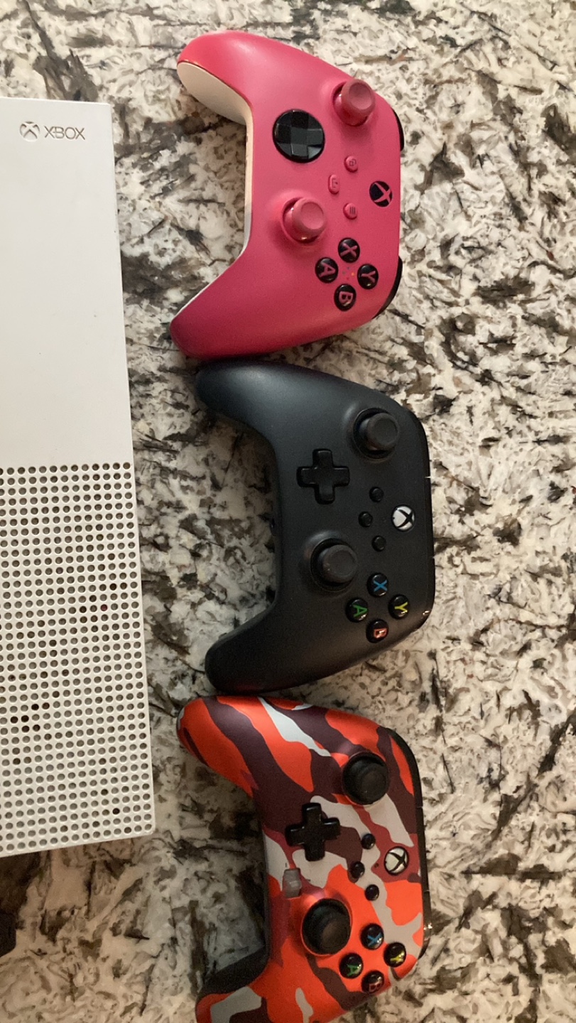 Xbox One S Console with 3 Controllers - photo 4