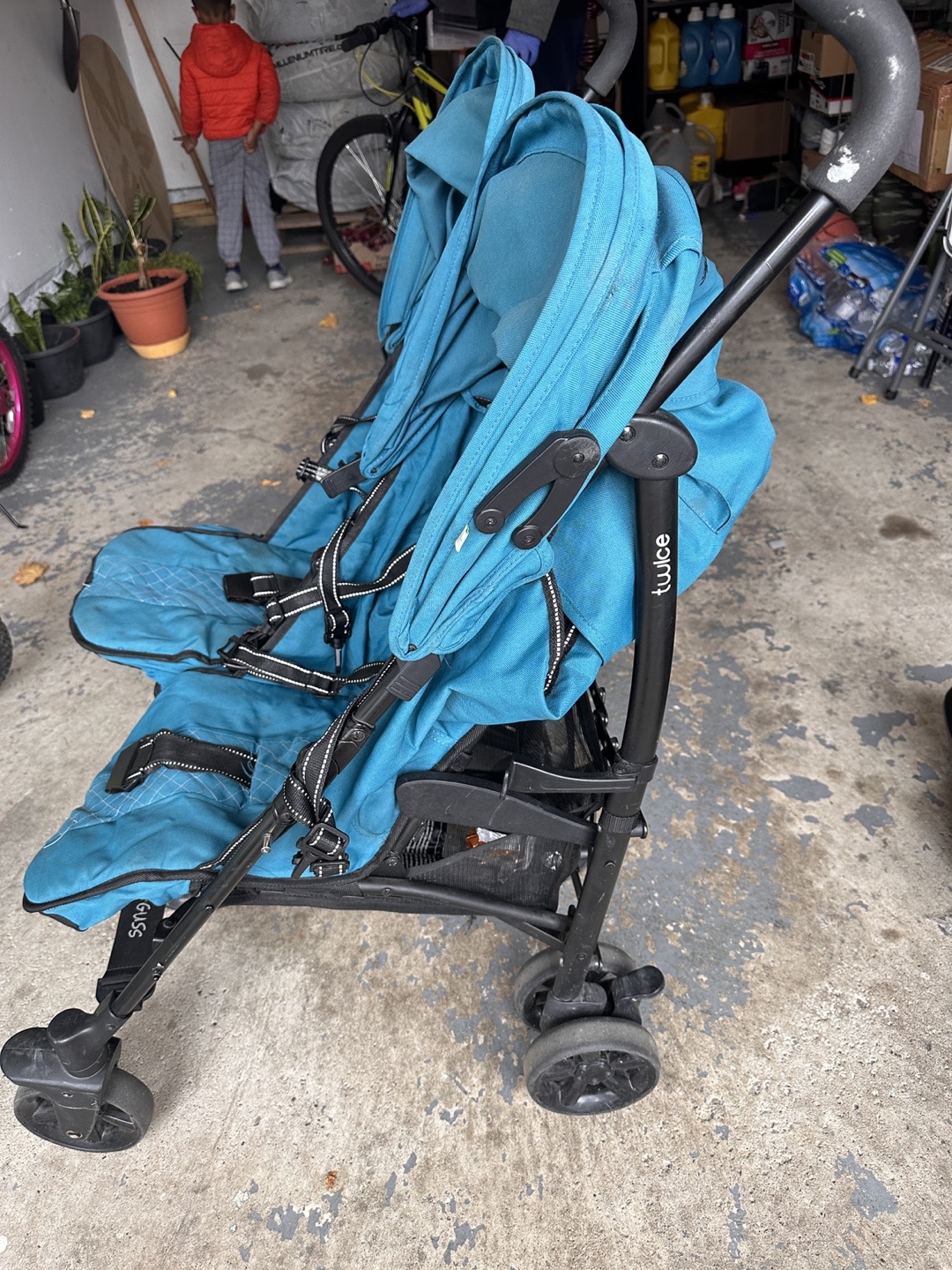 Guzzie + Guss Double Stroller - photo 3
