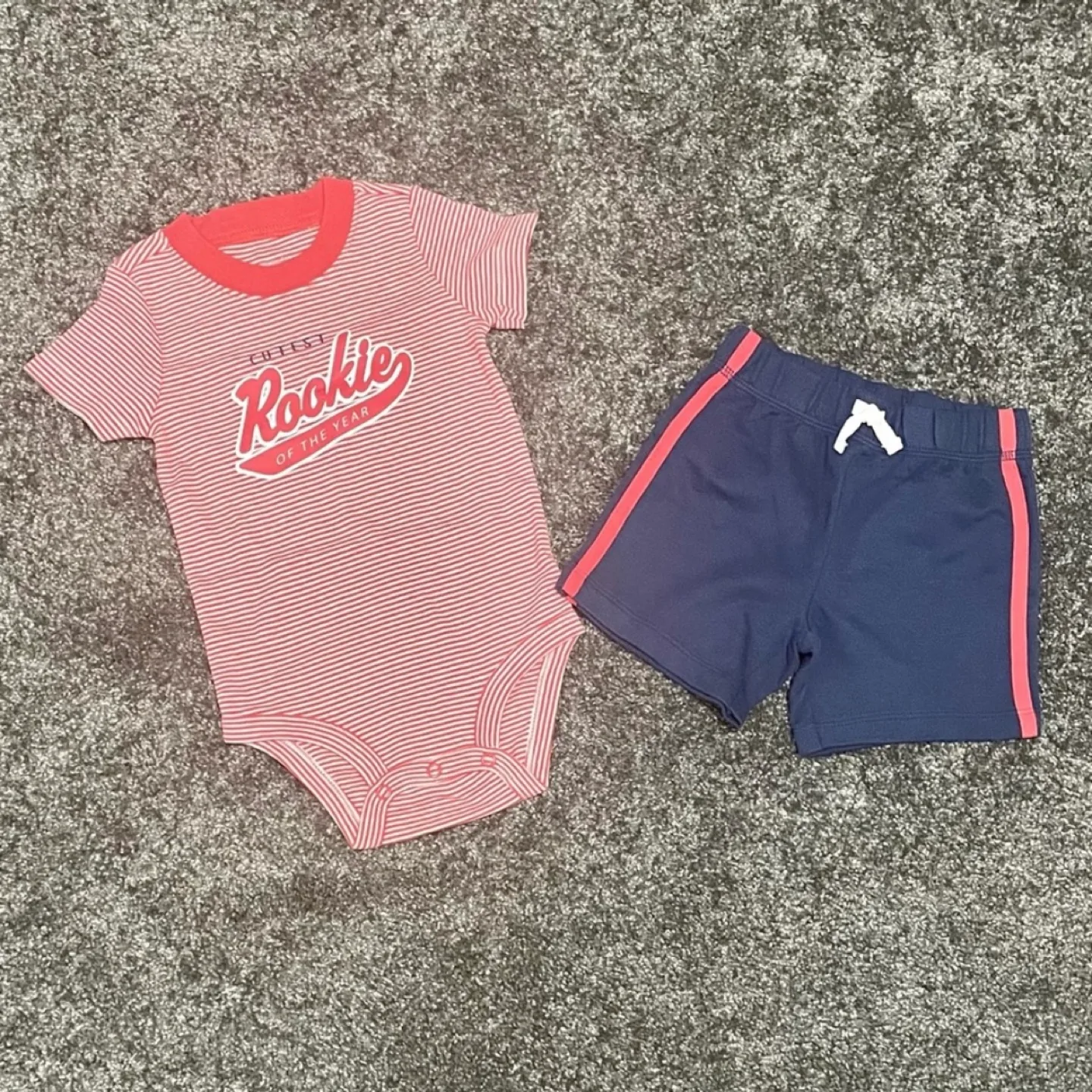 Carter's 2-Piece Baby Boy Outfit - Size 12 Months image indicator(2)