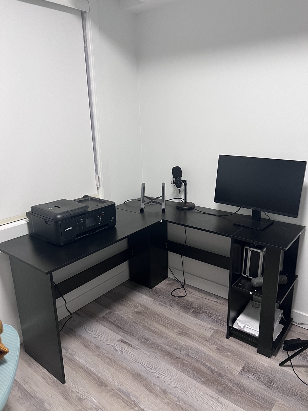 L-shaped Desk - photo 2