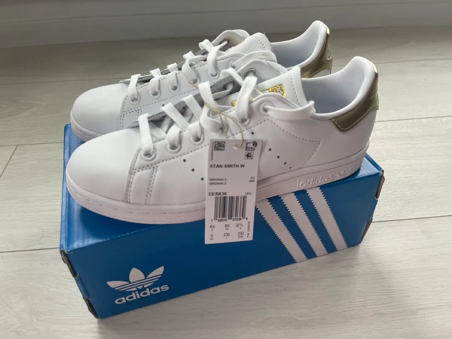 NEW Adidas Stan Smith W Gold Size 6 - 47% off! image indicator(2)