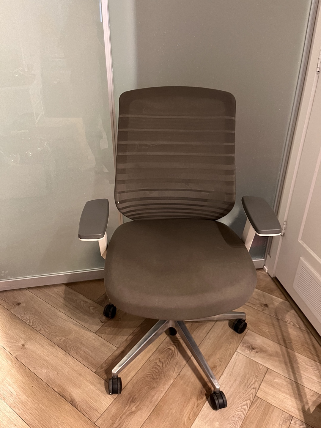 Office Chair - photo 3