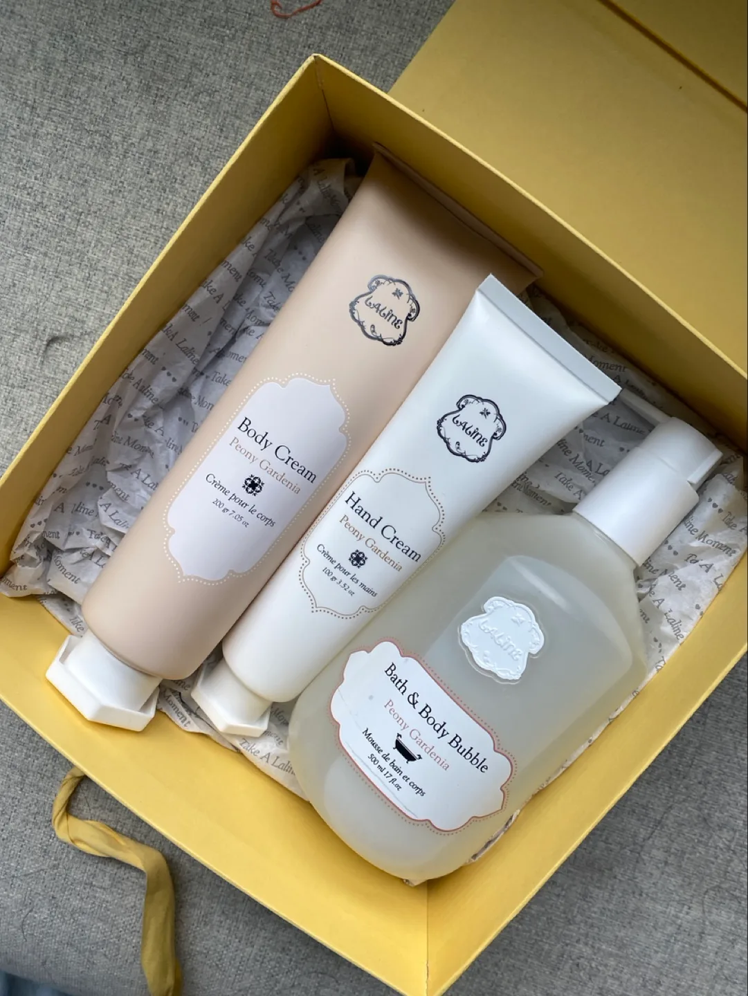 Laline Peony Gardenia Bath Set thumbnail