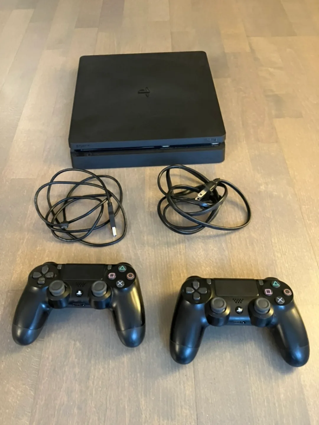 PS4 Slim 500 GB with 2 Controllers thumbnail