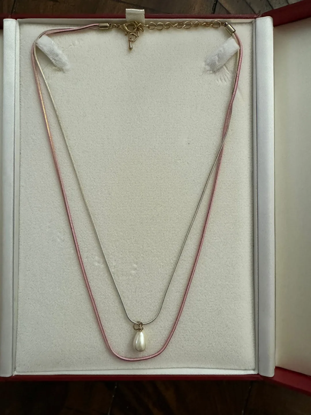 Silver and pink Chain with Pearl image indicator(2)