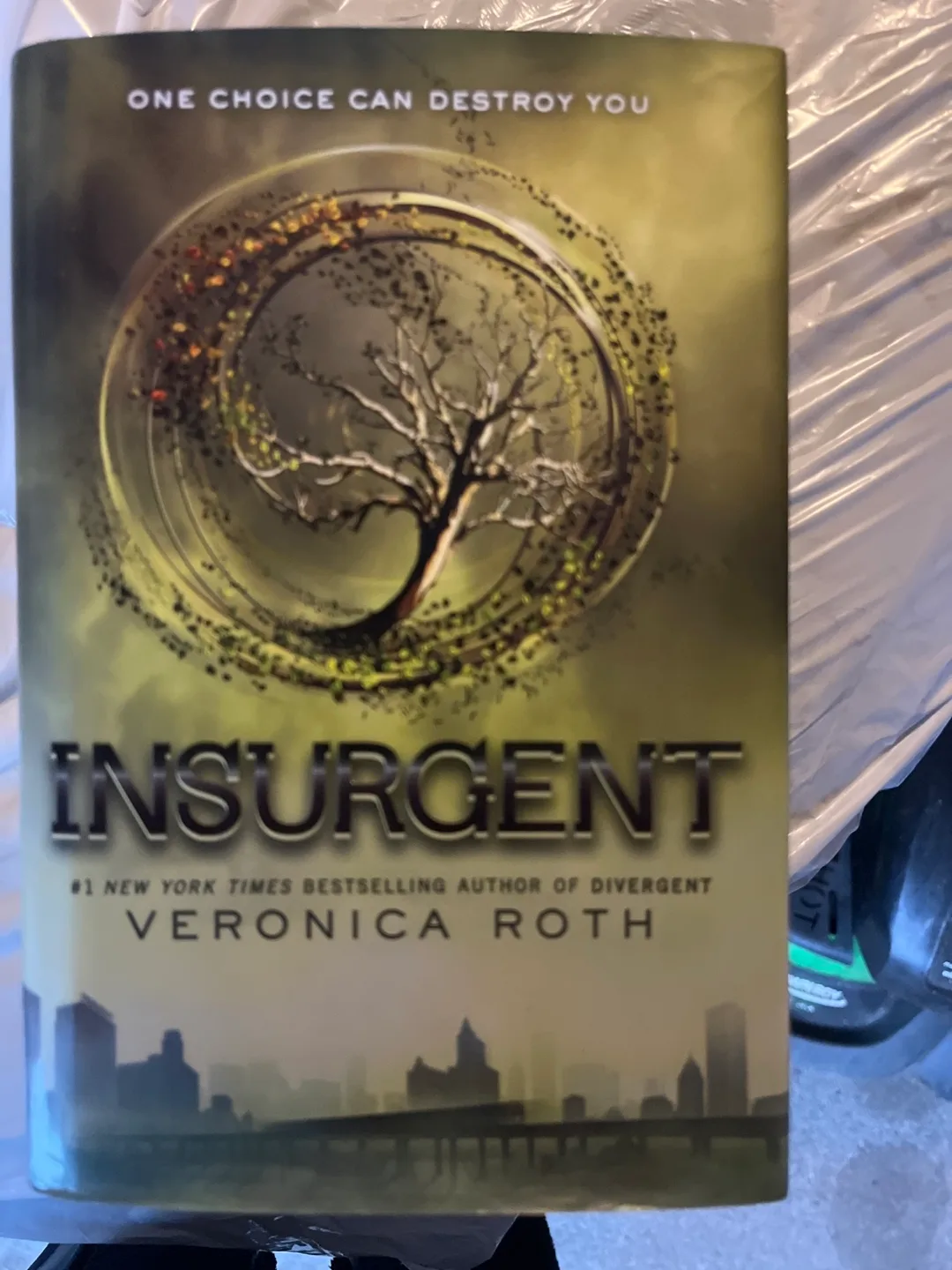 Insurgent by Veronica Roth thumbnail