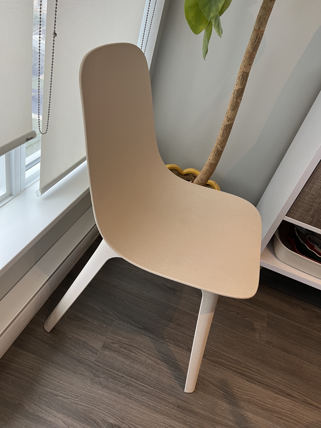 Set of 4 Cream Plastic Dining Chair from Ikea - photo 2