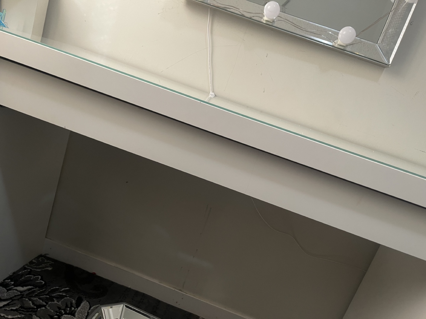 White Vanity Table ikea malm - photo 2