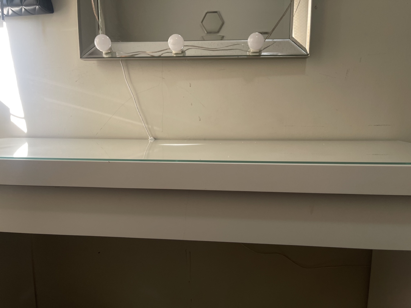 White Vanity Table ikea malm - photo 4