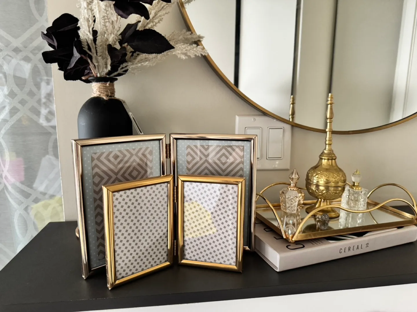 Gold Picture Frame Set thumbnail