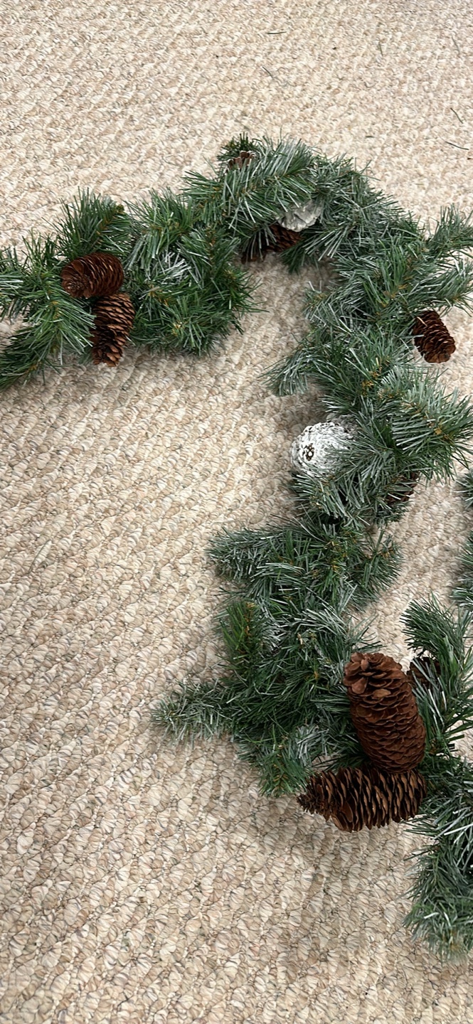 8’ Christmas Garland with Pinecones - photo 2