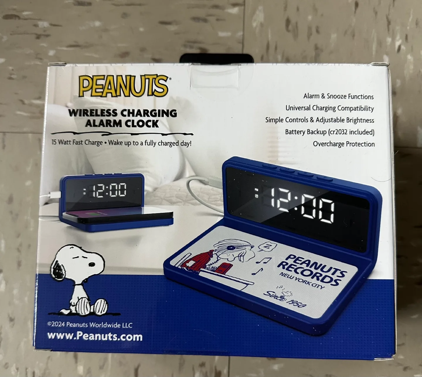 Peanuts Wireless Charging Alarm Clock image indicator(2)