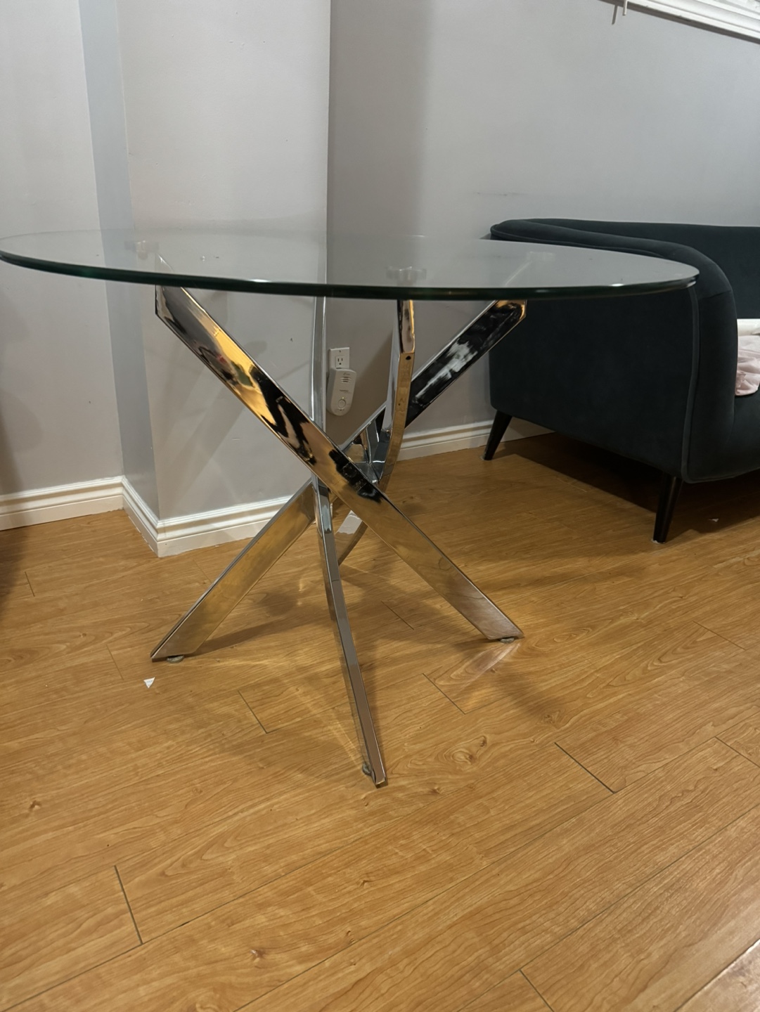 Glass and Chrome Round Table - photo 3