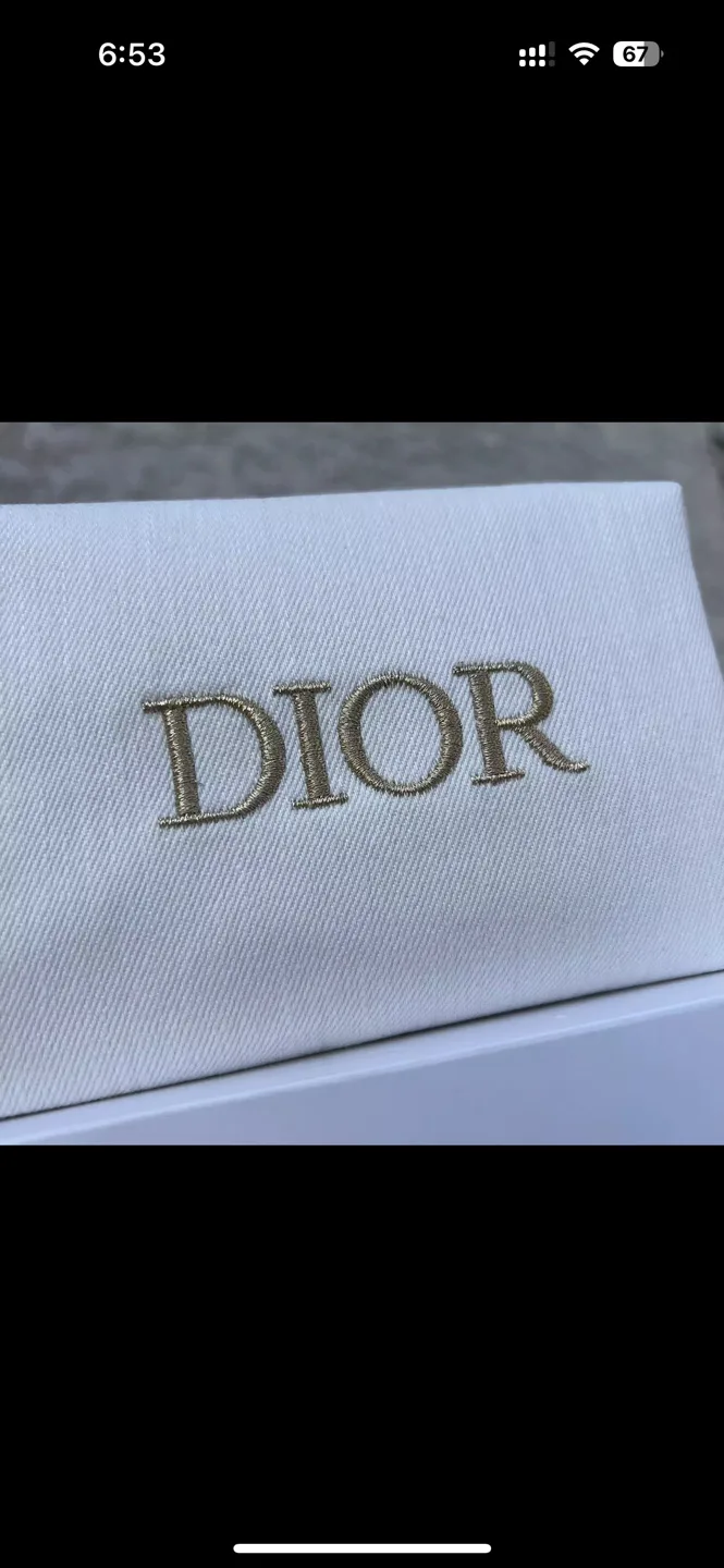 Dior Makeup Bag image indicator(2)