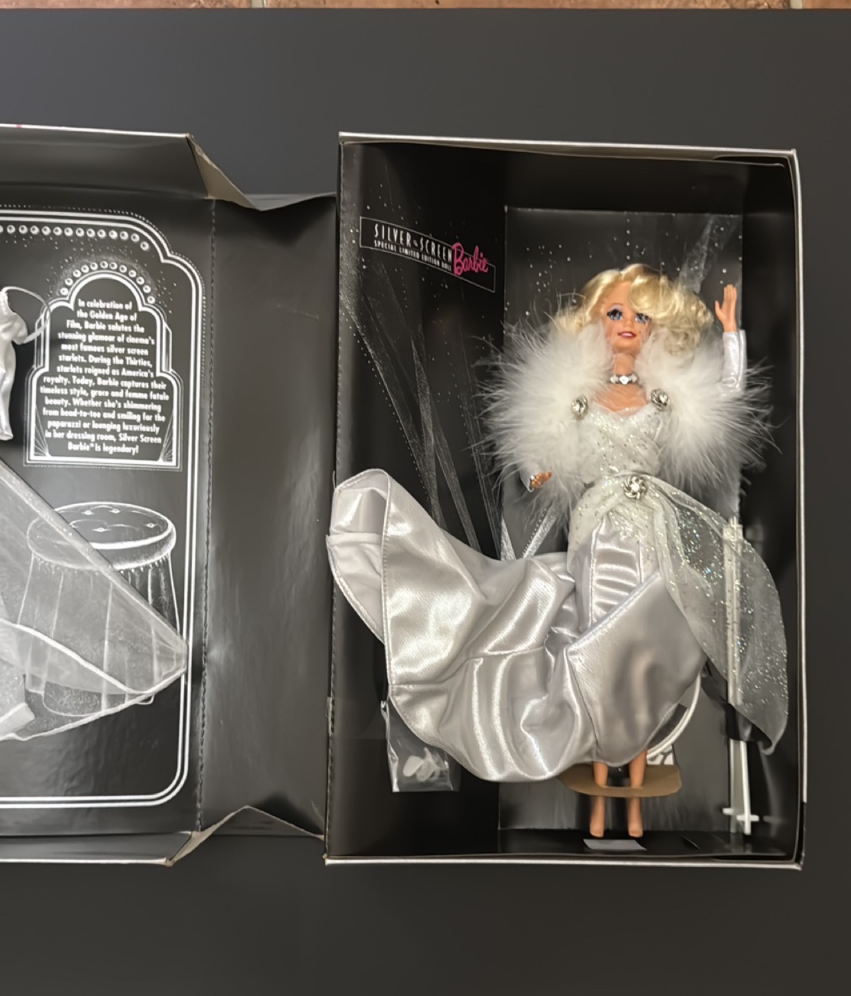 Silver Screen Barbie Limited Edition Doll - photo 2