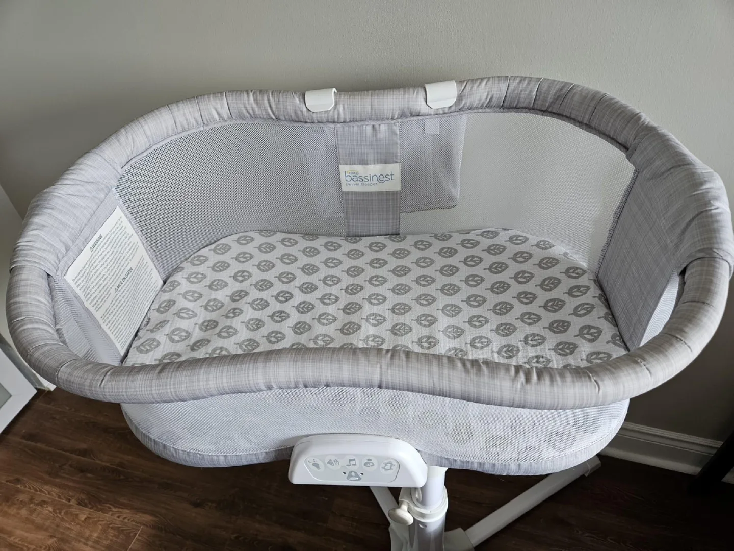 Baby Bassinet with Stand image indicator(3)