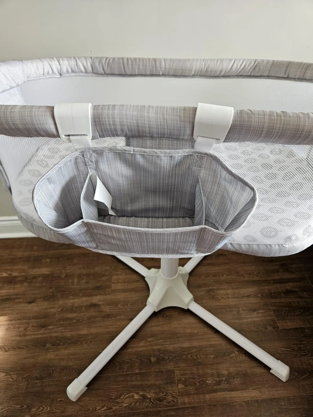 Baby Bassinet with Stand image indicator(2)