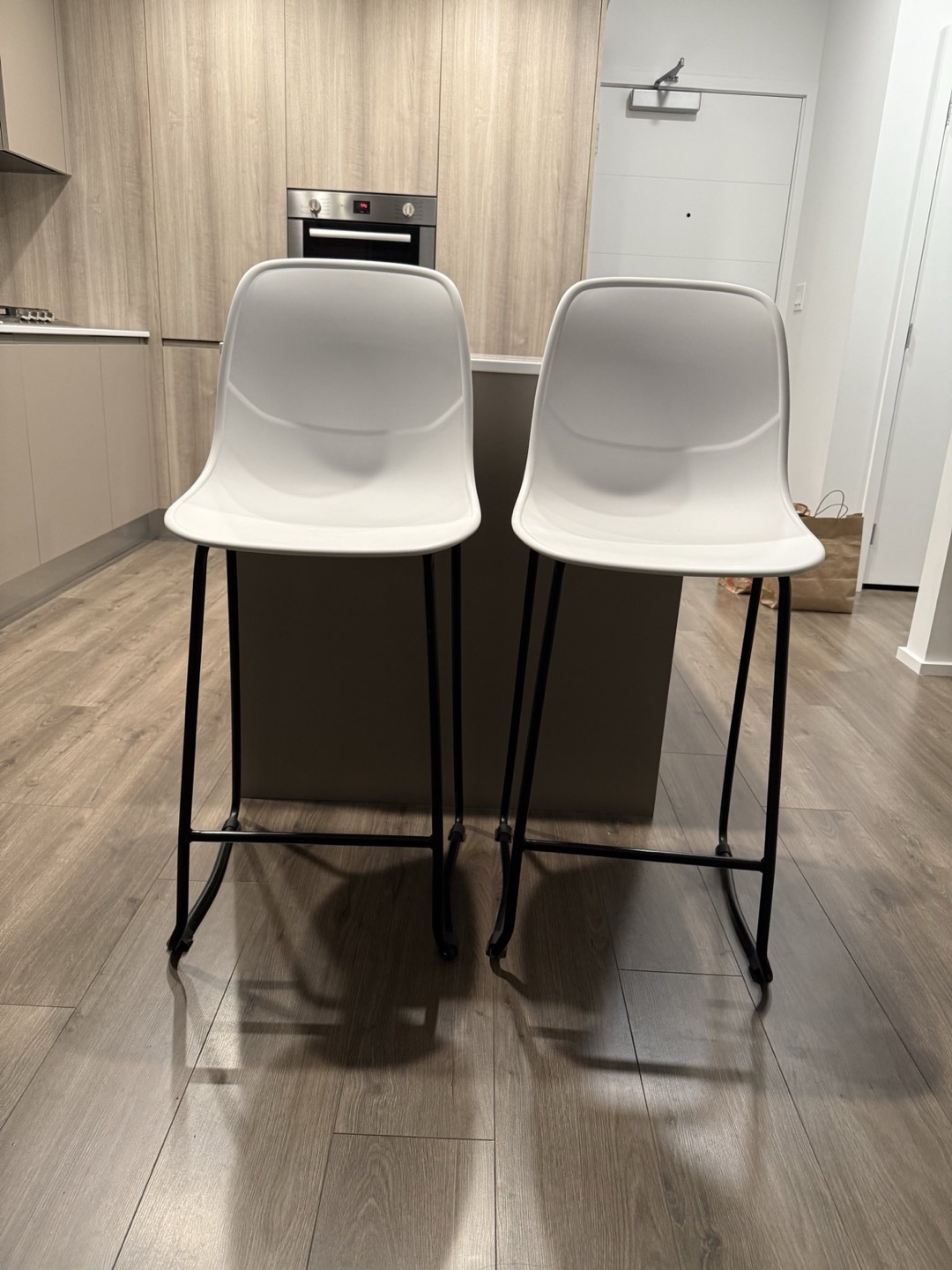 Set of 2 White Kitchen Counter Stools - photo 3